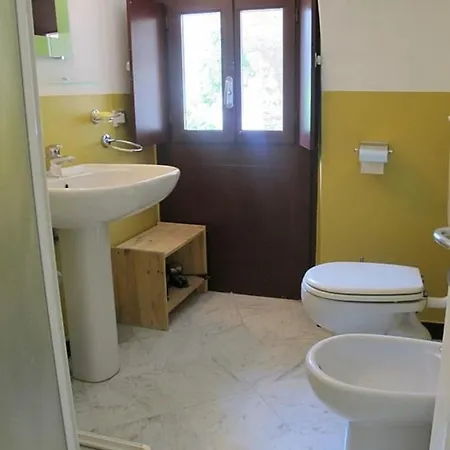 Oliveto Sleeps 4 With Private Garden بيت للعطل
