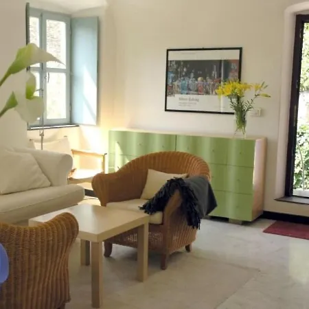 Oliveto Sleeps 4 With Private Garden بيت للعطل
