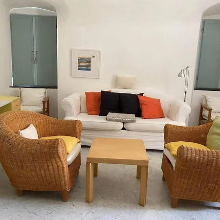 Сasa de vacaciones Oliveto Sleeps 4 With Private Garden *