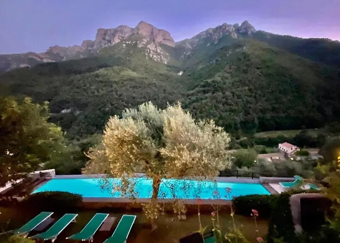 Dom wakacyjny Oliveto Stunning With Private Garden *